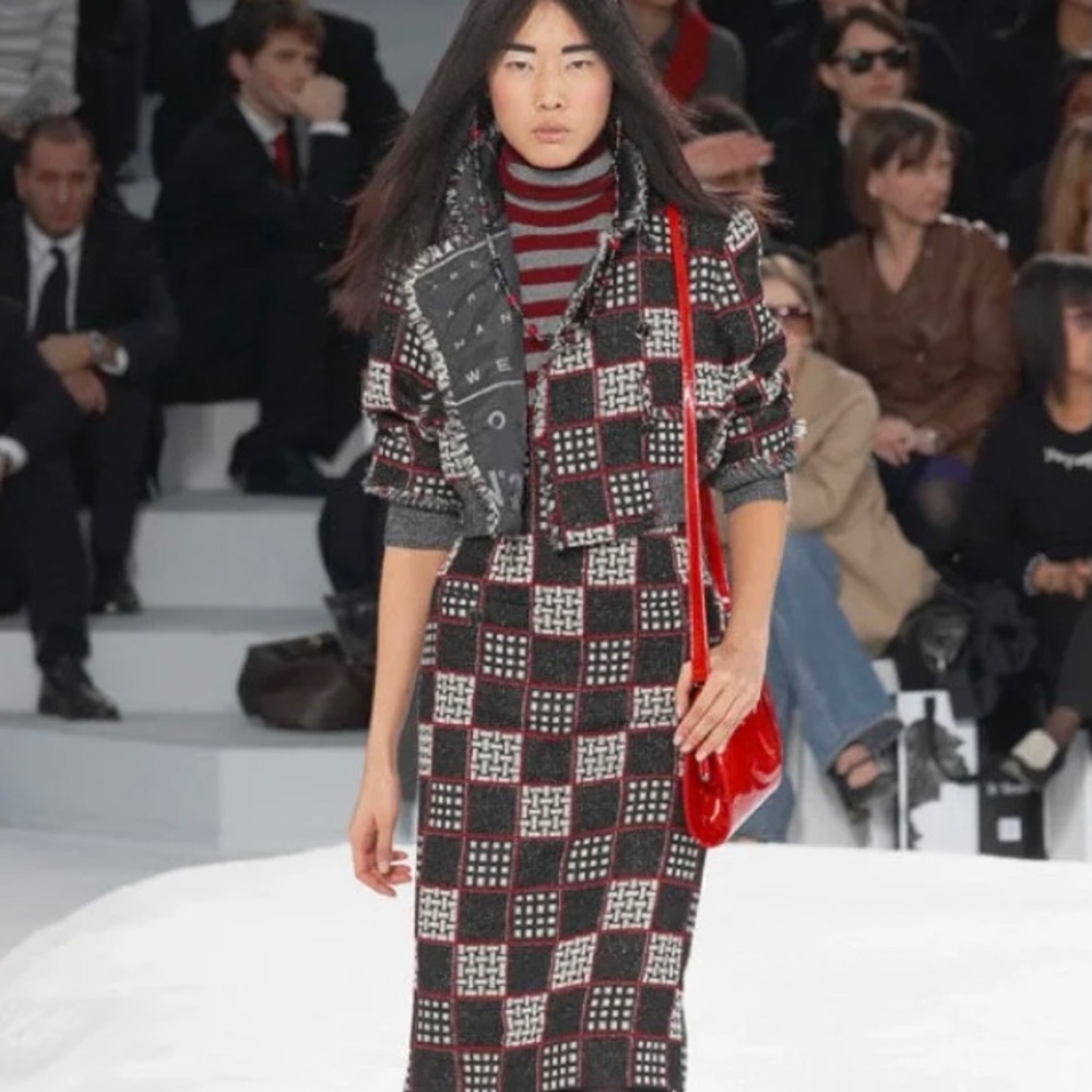 Chanel jacket - Picture 9 of 9